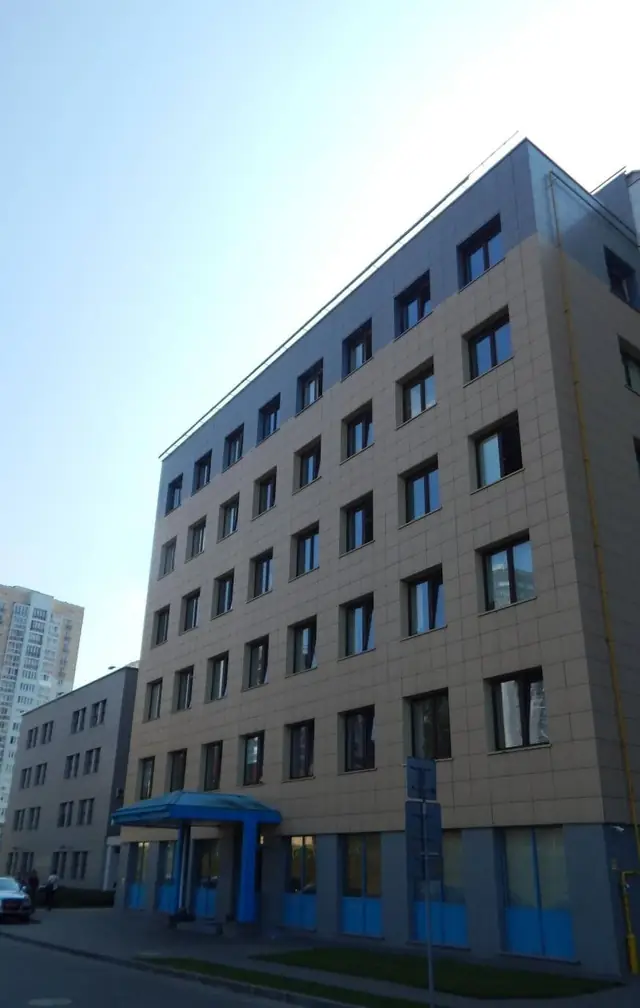Бизнес-центр (ул. Богдановича, 155Б)